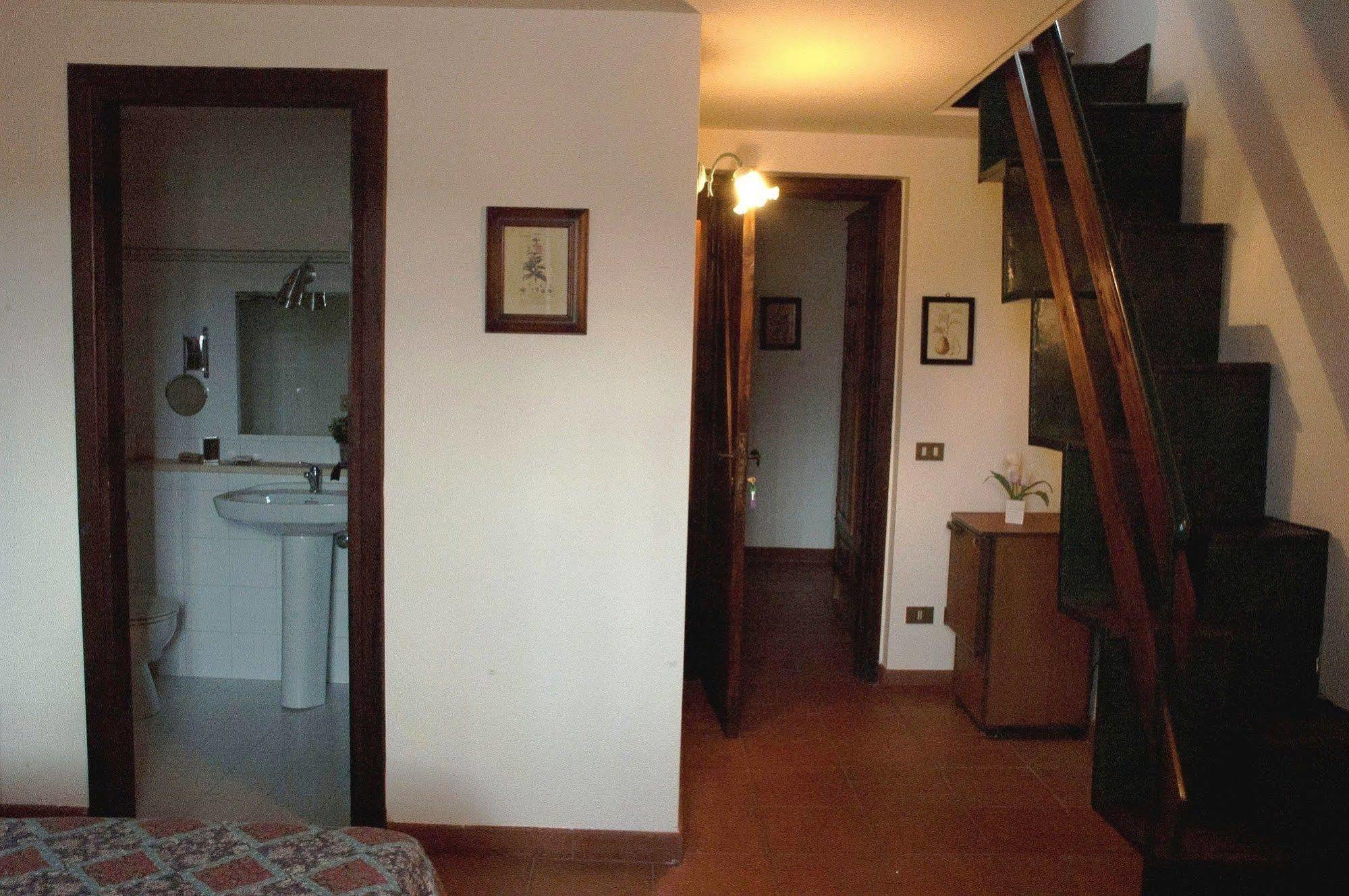 Il Vecchio Frantoio Villa Scillato  Exteriör bild