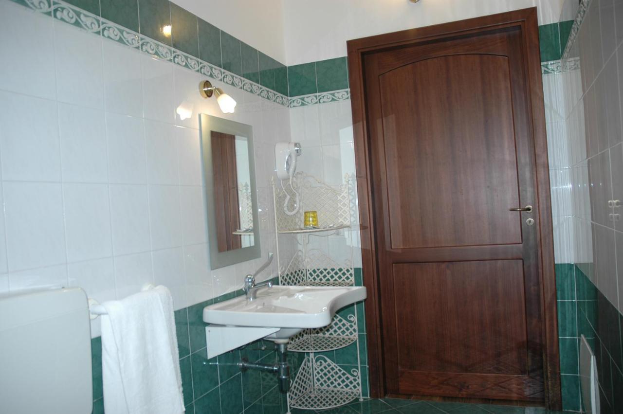 Il Vecchio Frantoio Villa Scillato  Exteriör bild